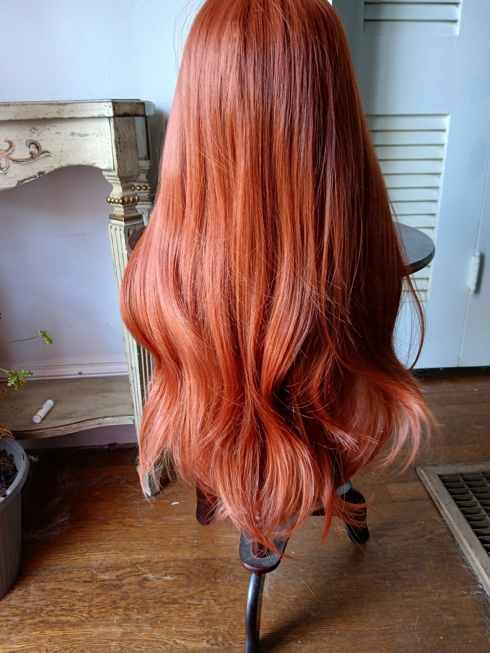 Long Wavy Copper-Red Women's Wig - Sleek Natural Shine